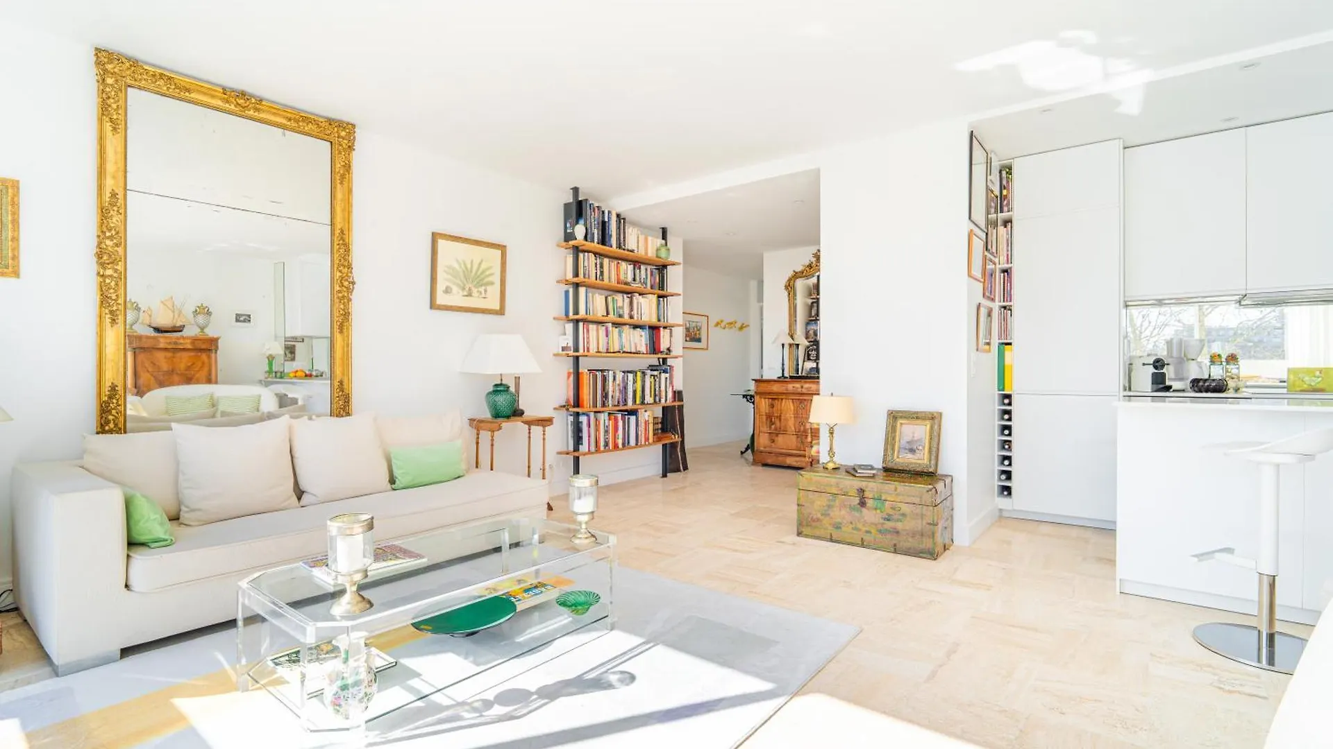 Lovely Apartment With View París