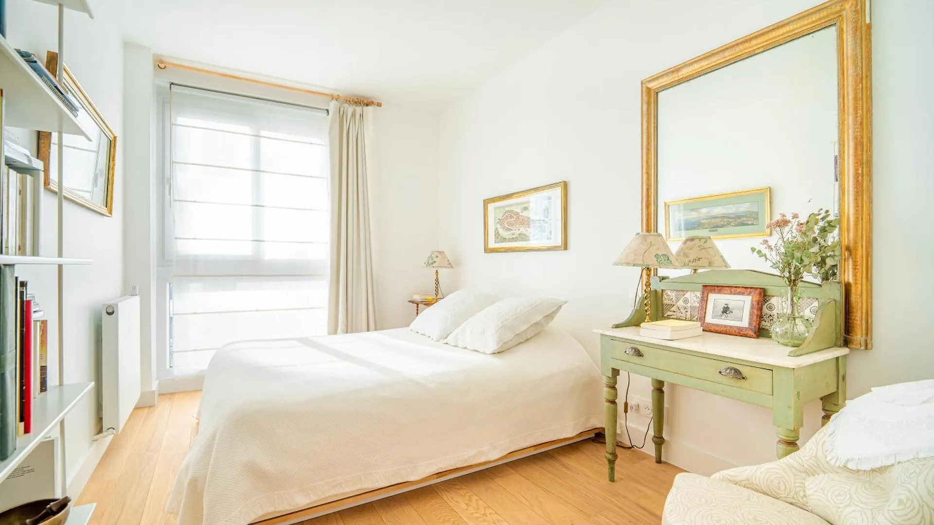 Lovely Apartment With View París